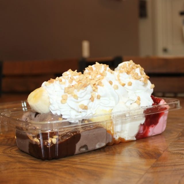 Vegan Banana Split.